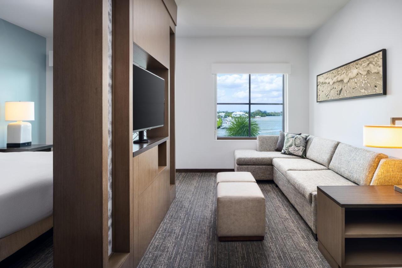Deluxe King Studio at Hyatt House Naples/5th Avenue