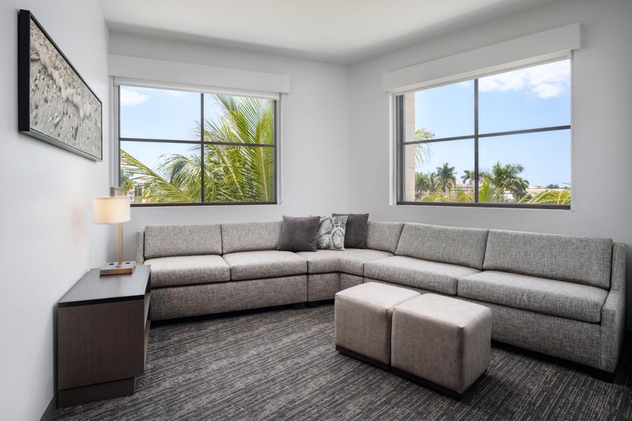 Corner Studio with Sofa Bed at Hyatt House Naples/5th Avenue