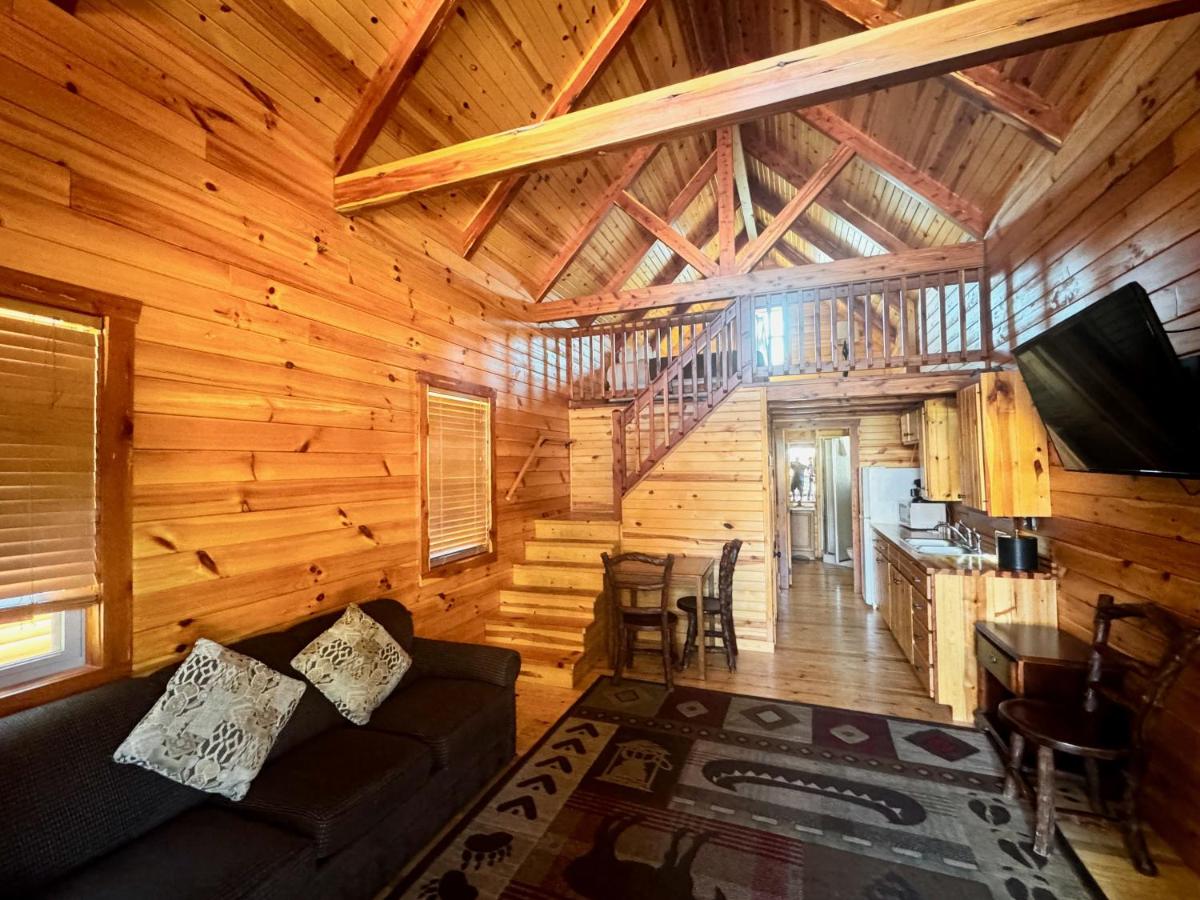 | Cabins of Mackinaw & Lodge
