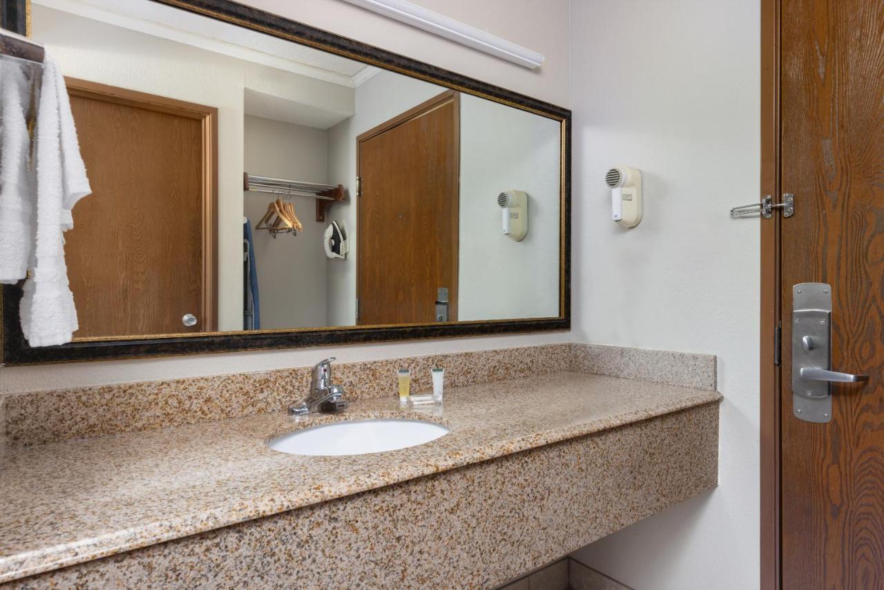 King Room - Non-Smoking at Days Inn & Suites by Wyndham Kansas City South