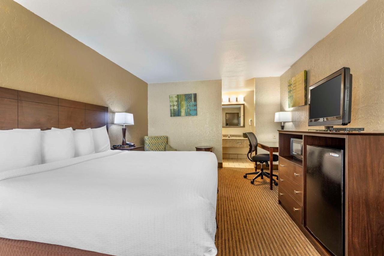 King Room - Non-Smoking at Best Western Of Hope