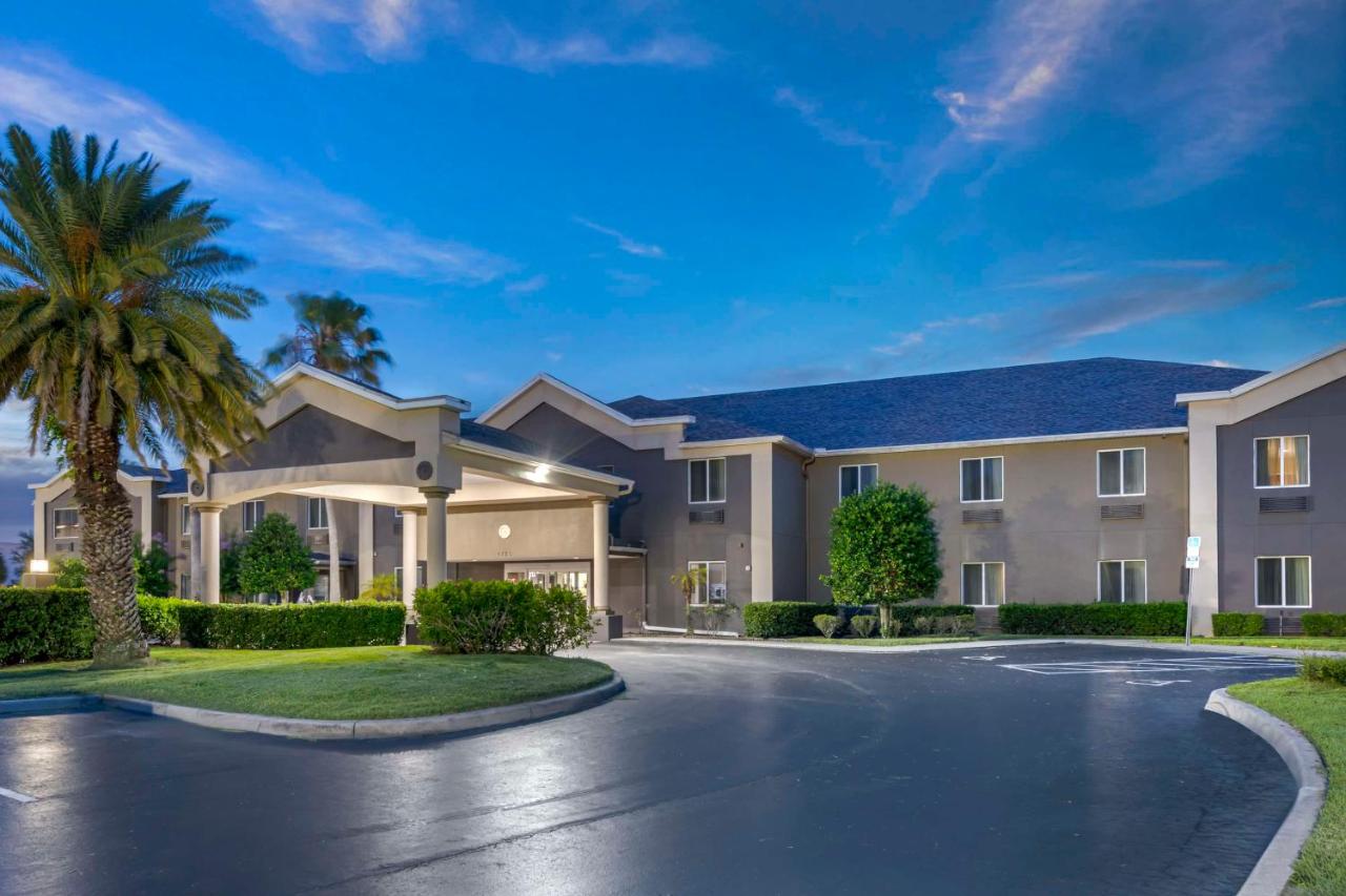 | Best Western Edgewater Inn