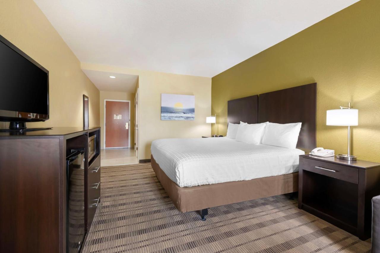 | Best Western Edgewater Inn