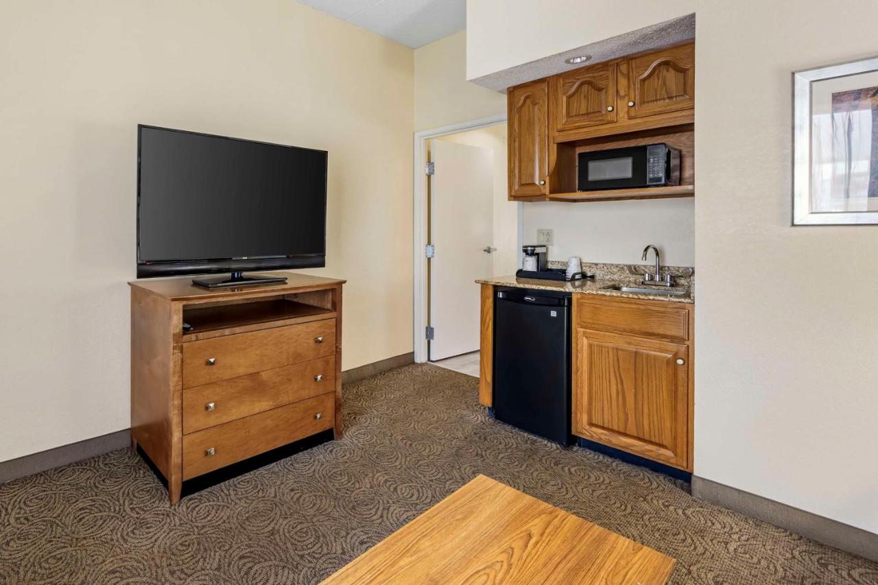 | Best Western Thunderbird Motel