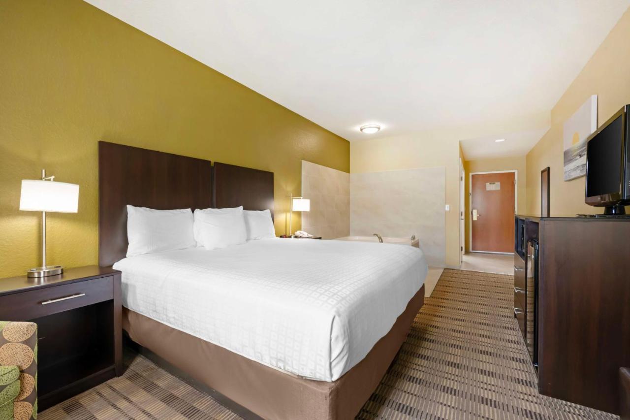 | Best Western Edgewater Inn
