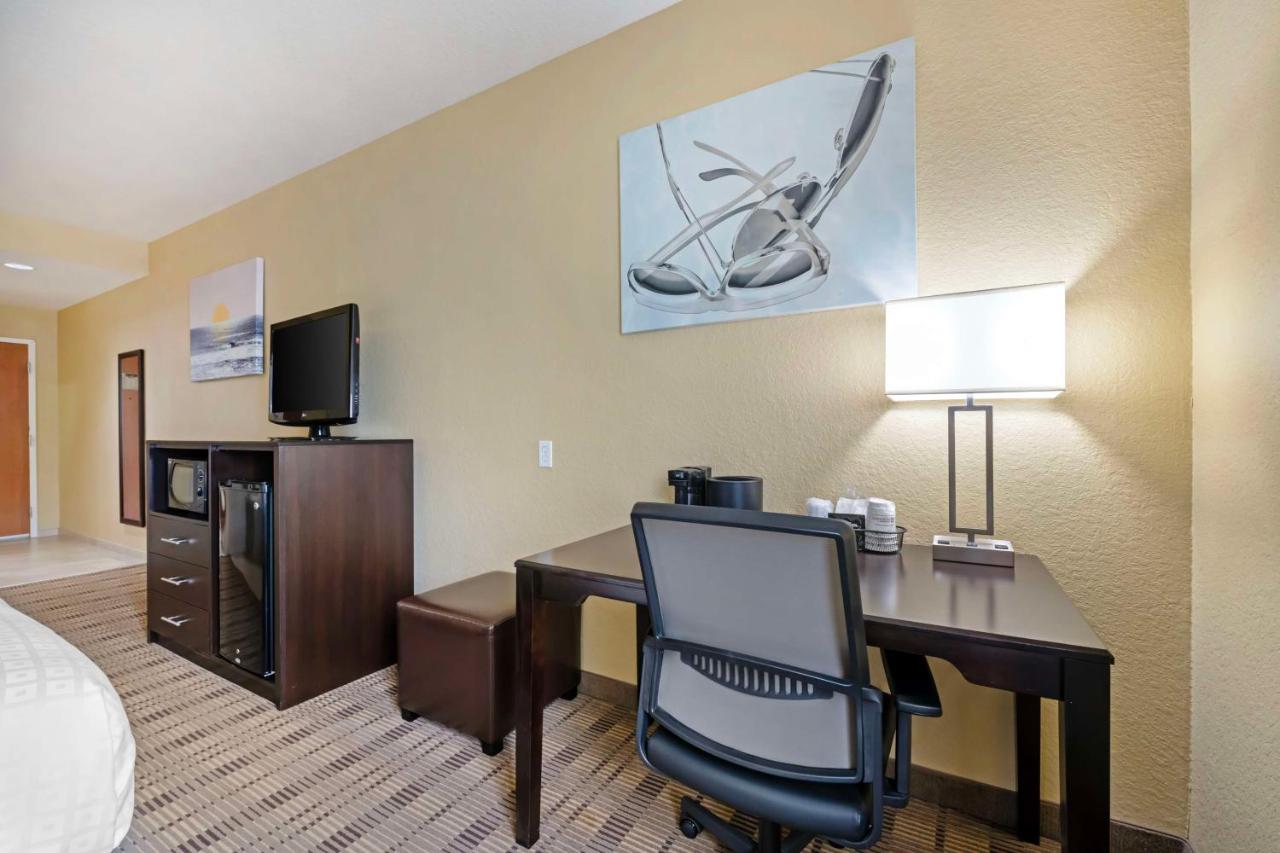 | Best Western Edgewater Inn