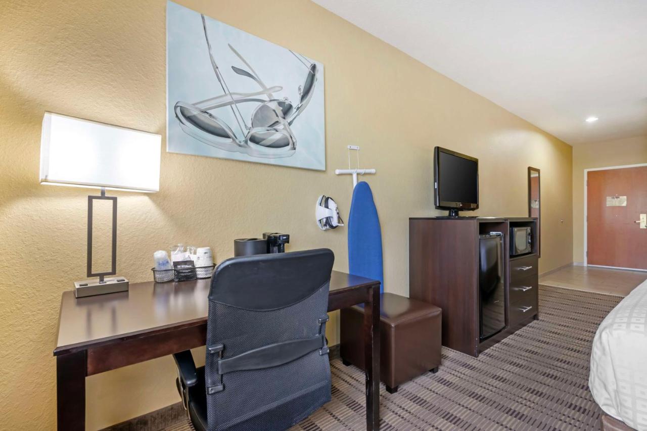 | Best Western Edgewater Inn