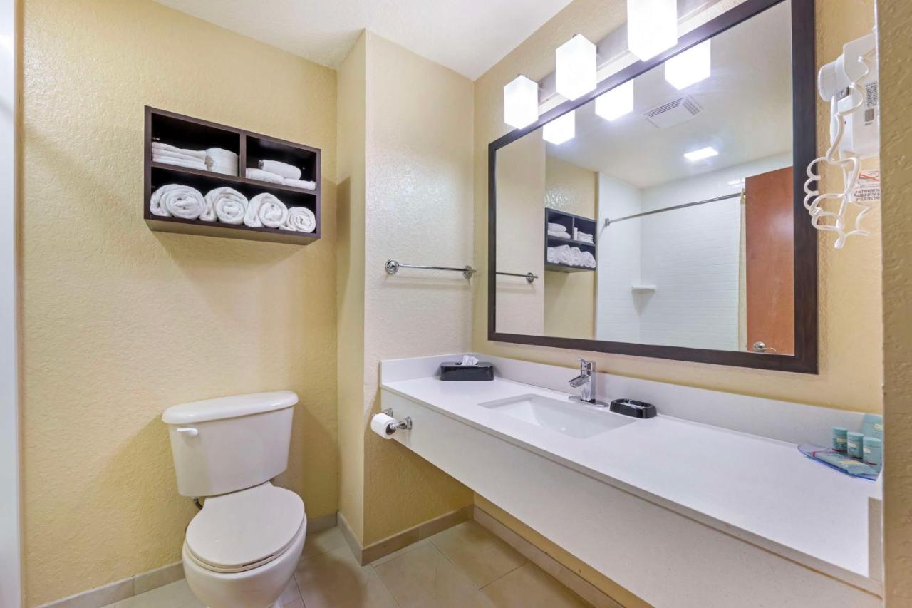  | Best Western Edgewater Inn