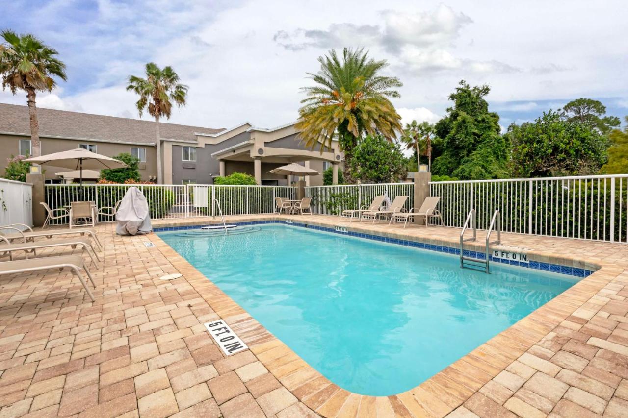 | Best Western Edgewater Inn
