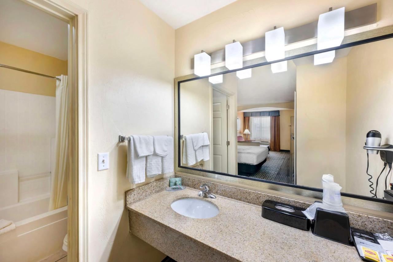 | Best Western Snyder Inn