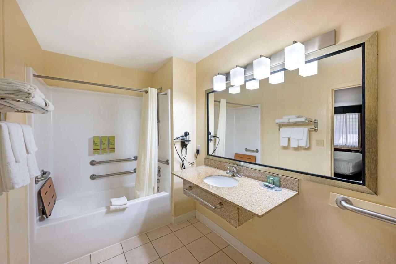 | Best Western Snyder Inn