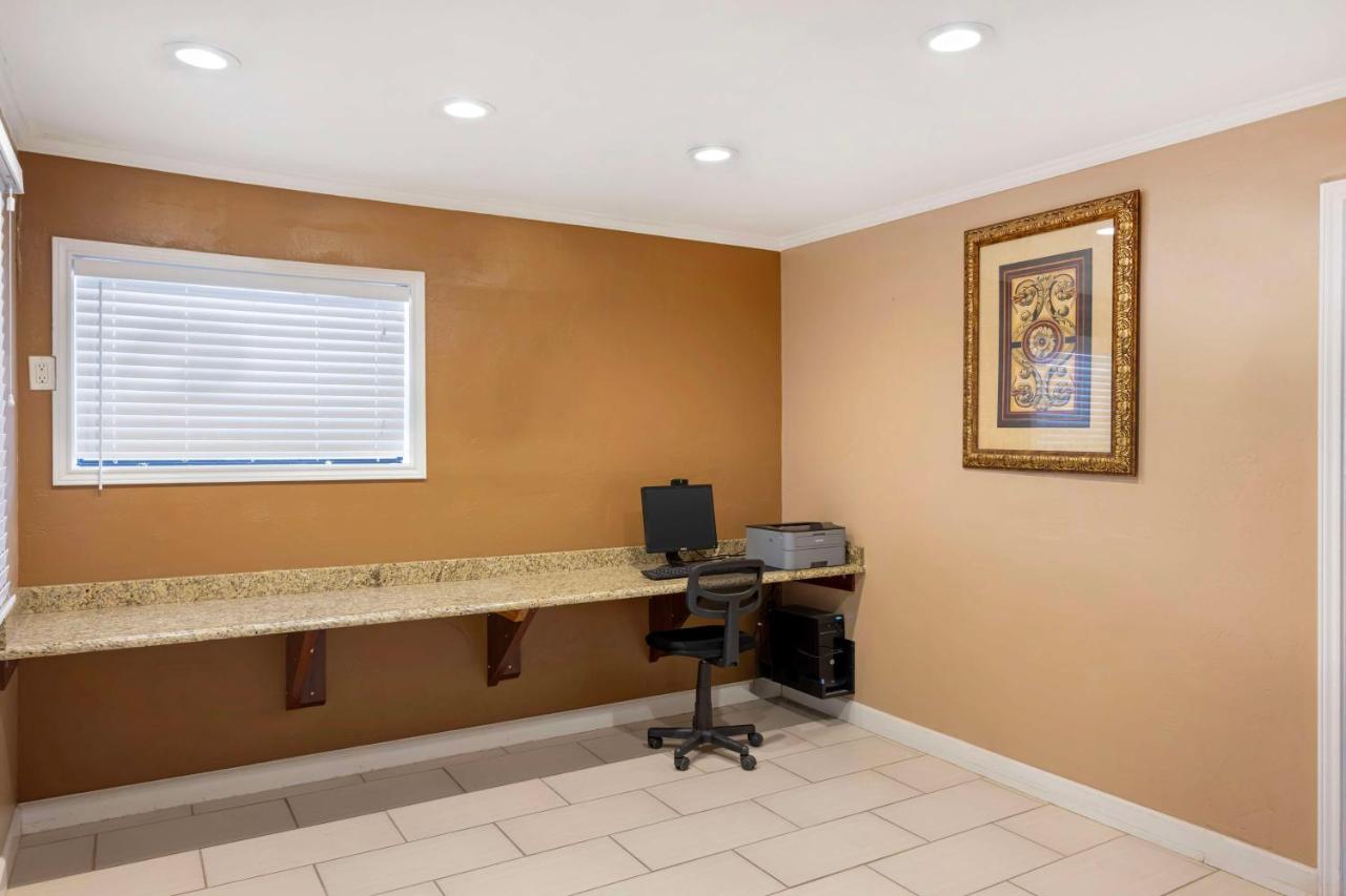 | Best Western Snyder Inn