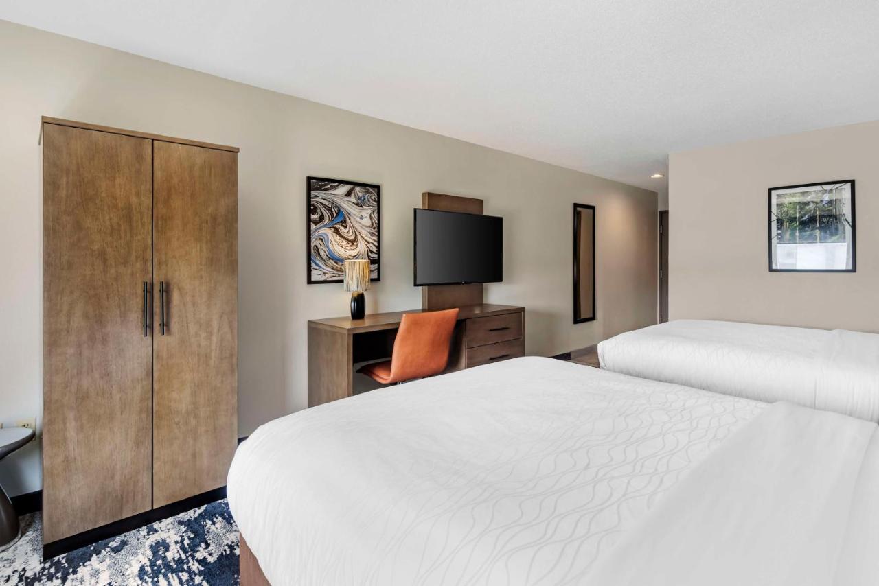 Queen Room with Two Queen Beds and Bath Tub - Disability Access at Best Western Plus Bourbonnais Hotel & Suites