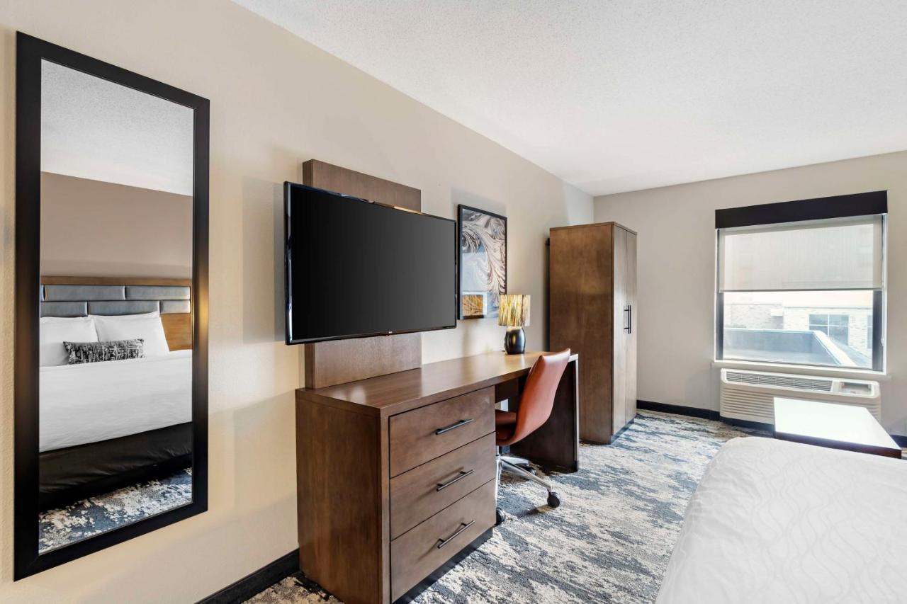 King Room with Sofabed at Best Western Plus Bourbonnais Hotel & Suites