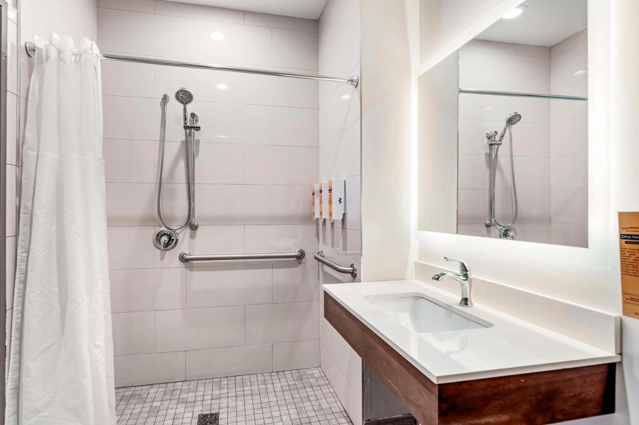 King Room with Walk-in Shower - Disability Access at Best Western Plus Bourbonnais Hotel & Suites