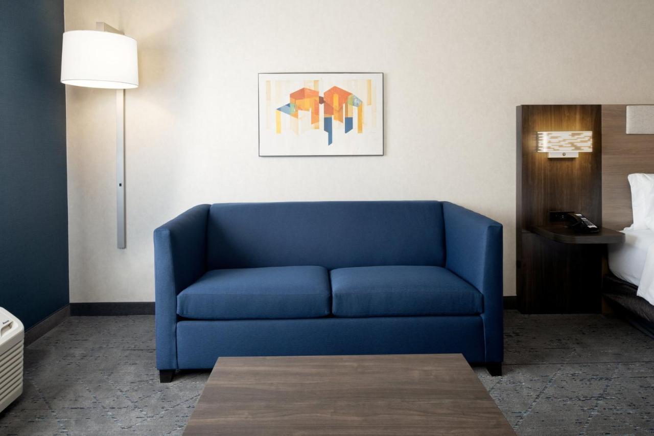 | Holiday Inn Express & Suites - Hollister, an IHG Hotel