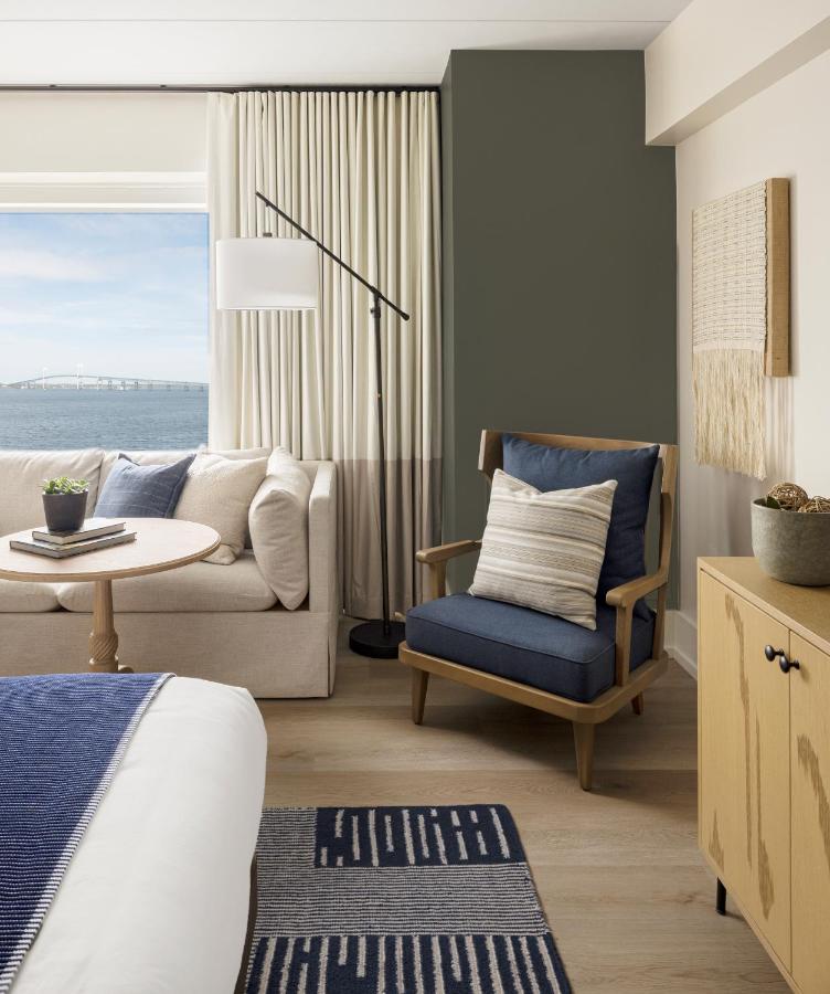 | Newport Harbor Island Resort