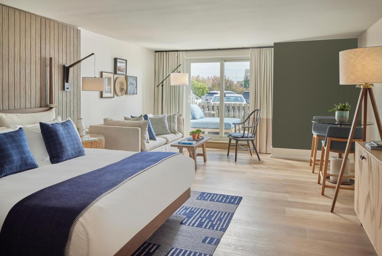 | Newport Harbor Island Resort