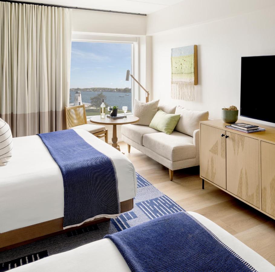 | Newport Harbor Island Resort