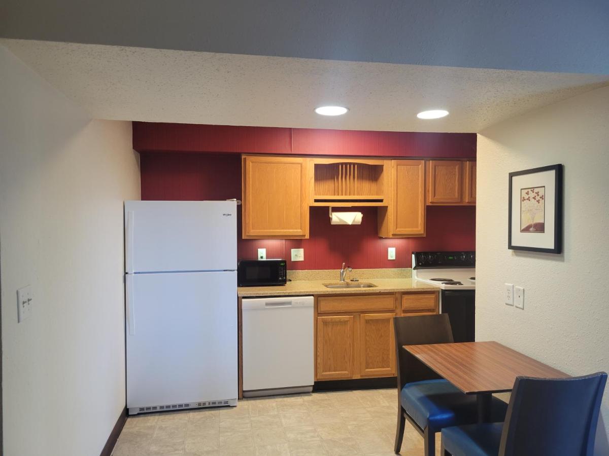 | Craigshire Suites St Louis Westport Plaza
