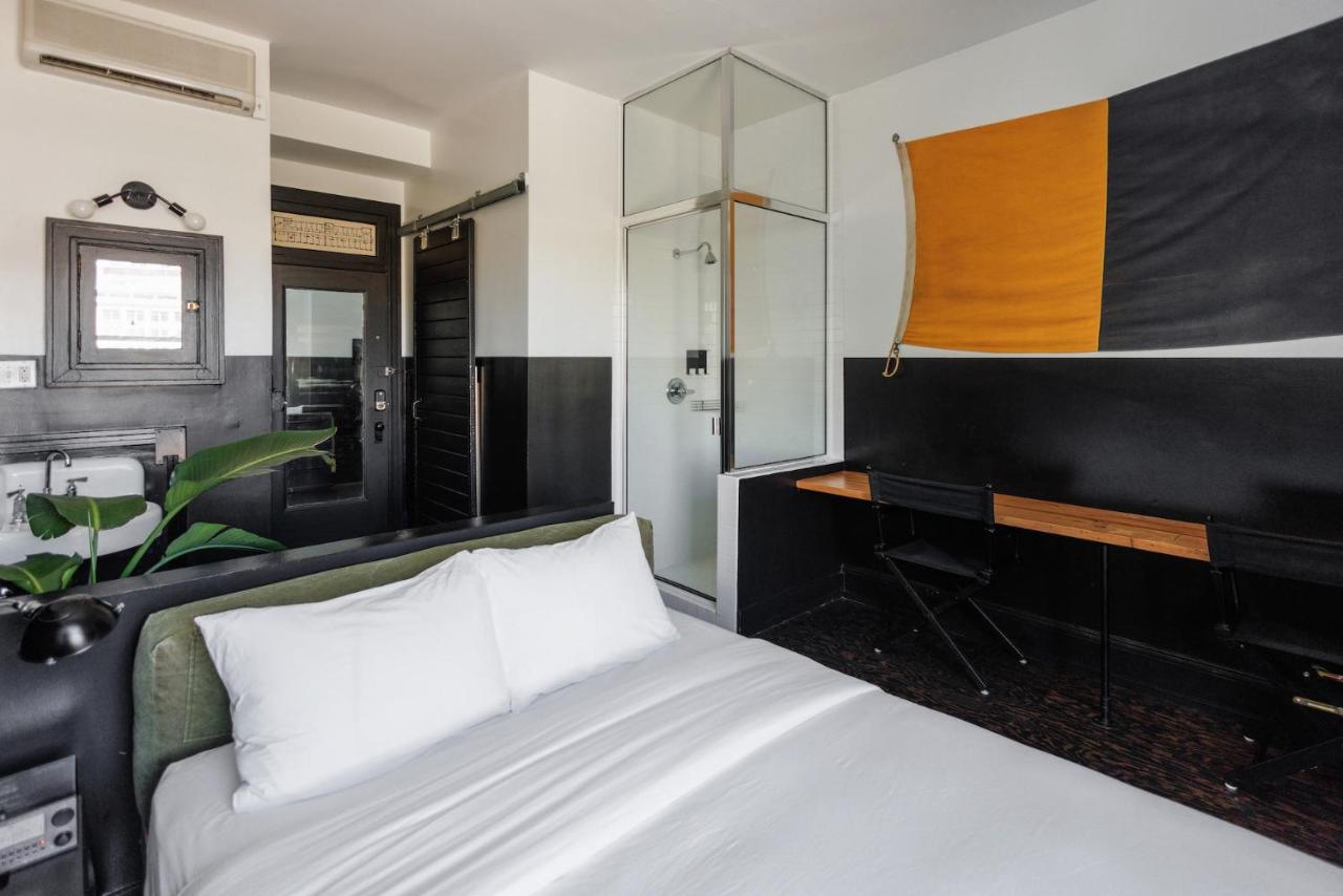 Deluxe Queen Room at The Clyde Hotel Portland by Kasa Living