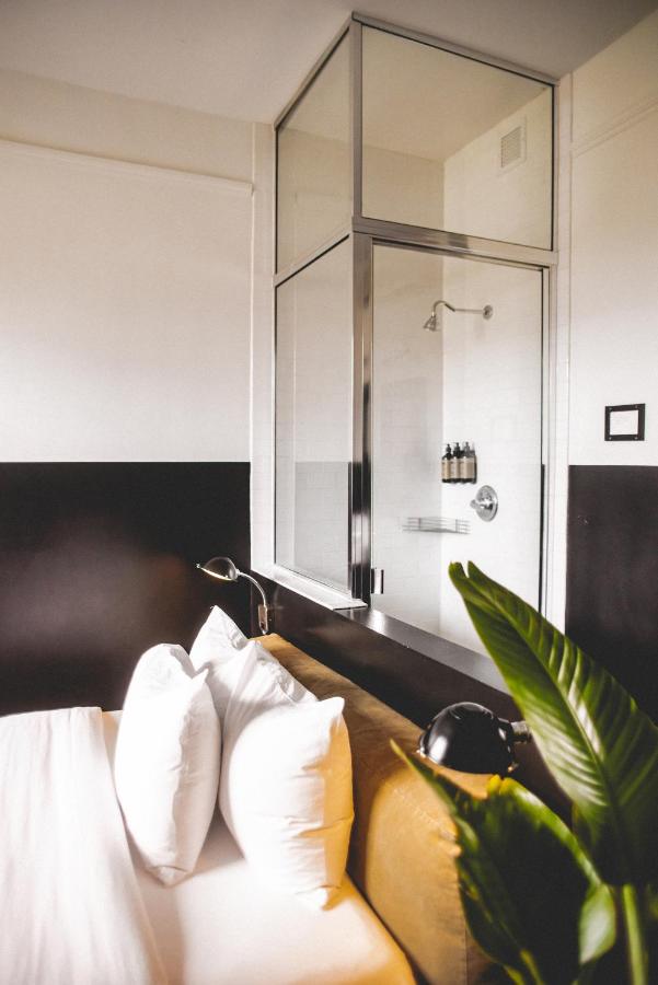 Deluxe Queen Room at The Clyde Hotel Portland by Kasa Living