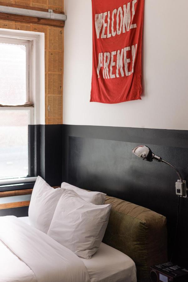 Deluxe Queen Room at The Clyde Hotel Portland by Kasa Living