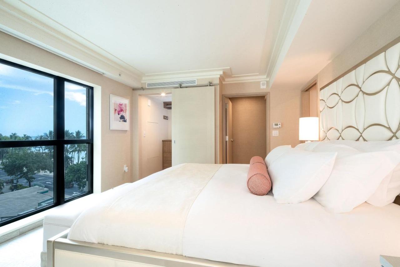 Beach View Ruby Suite - 2 Bedroom Plus Den at Espacio The Jewel Of Waikiki