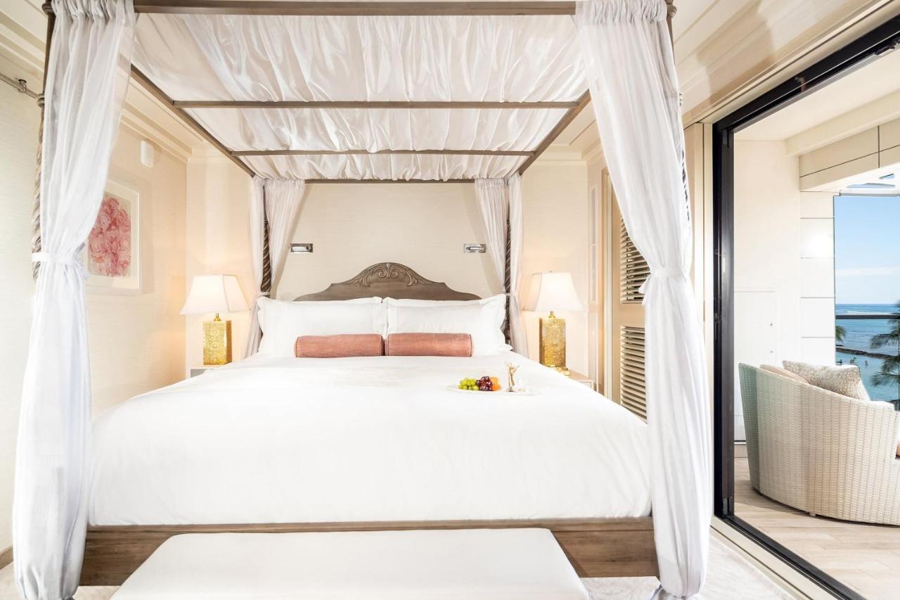 Beach View Ruby Suite - 2 Bedroom Plus Den at Espacio The Jewel Of Waikiki