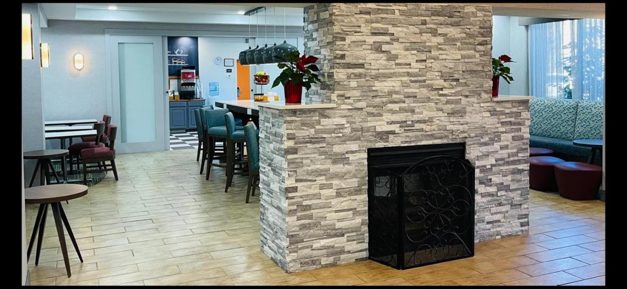 | Hampton by Hilton Brattleboro