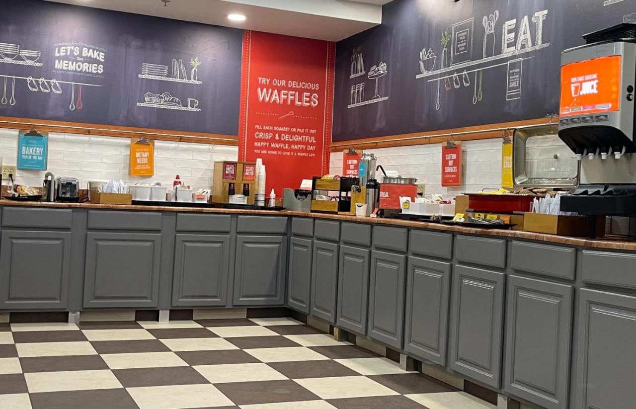 | Hampton by Hilton Brattleboro