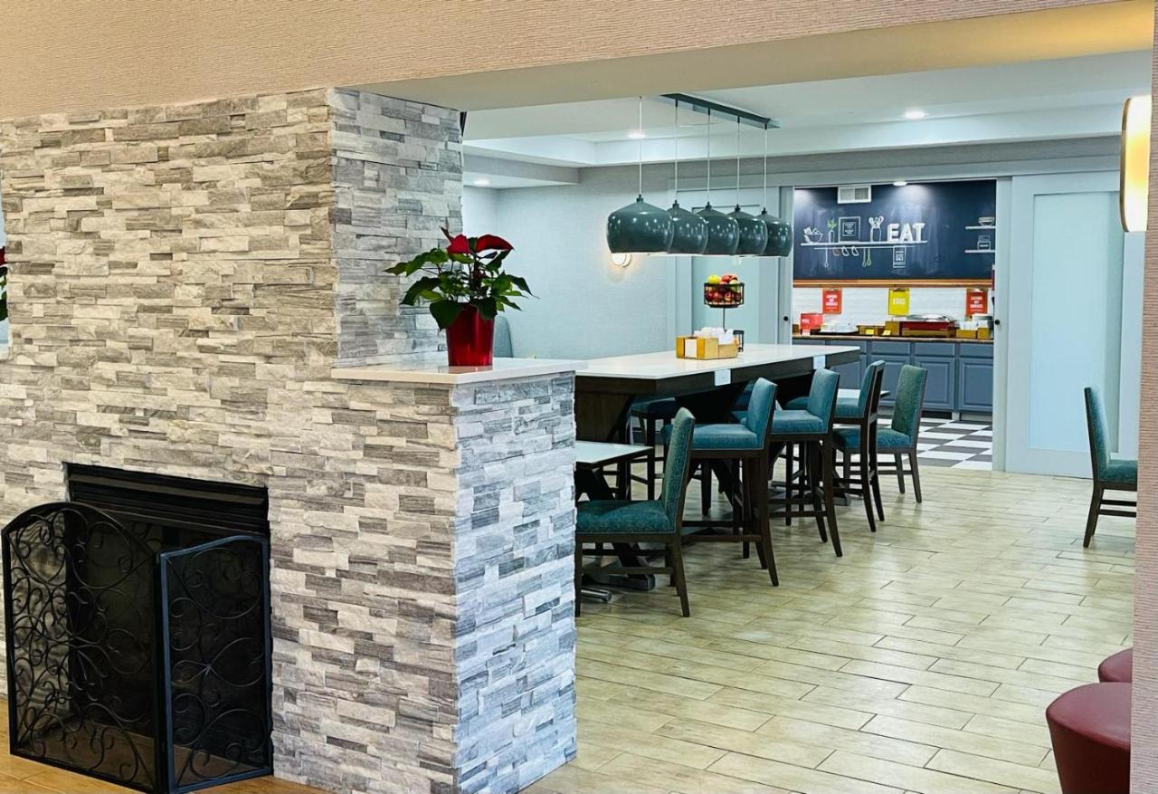 | Hampton by Hilton Brattleboro