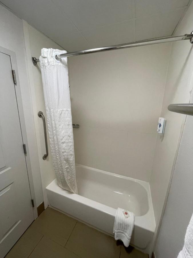 King Suite at Comfort Suites Crossville