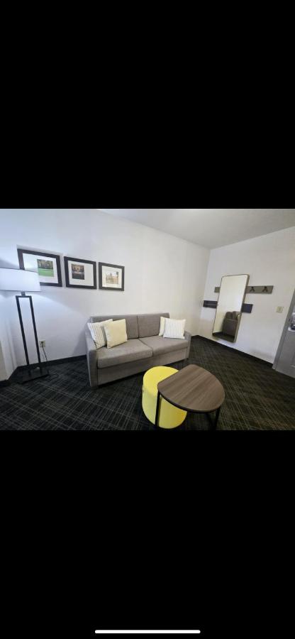 Queen Suite with Two Queen Beds - Non-Smoking at Comfort Suites Crossville