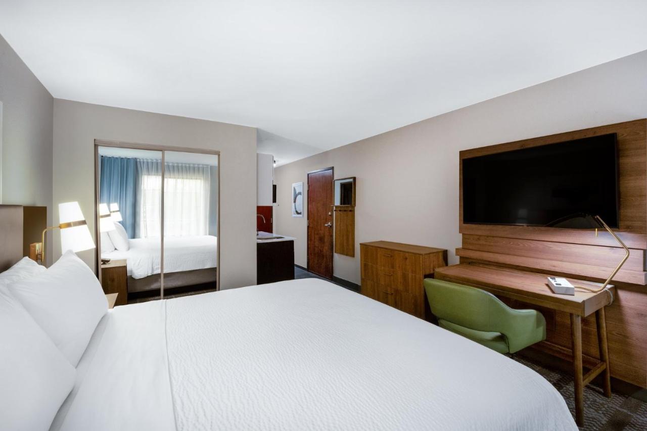 | Staybridge Suites West Des Moines, an IHG Hotel