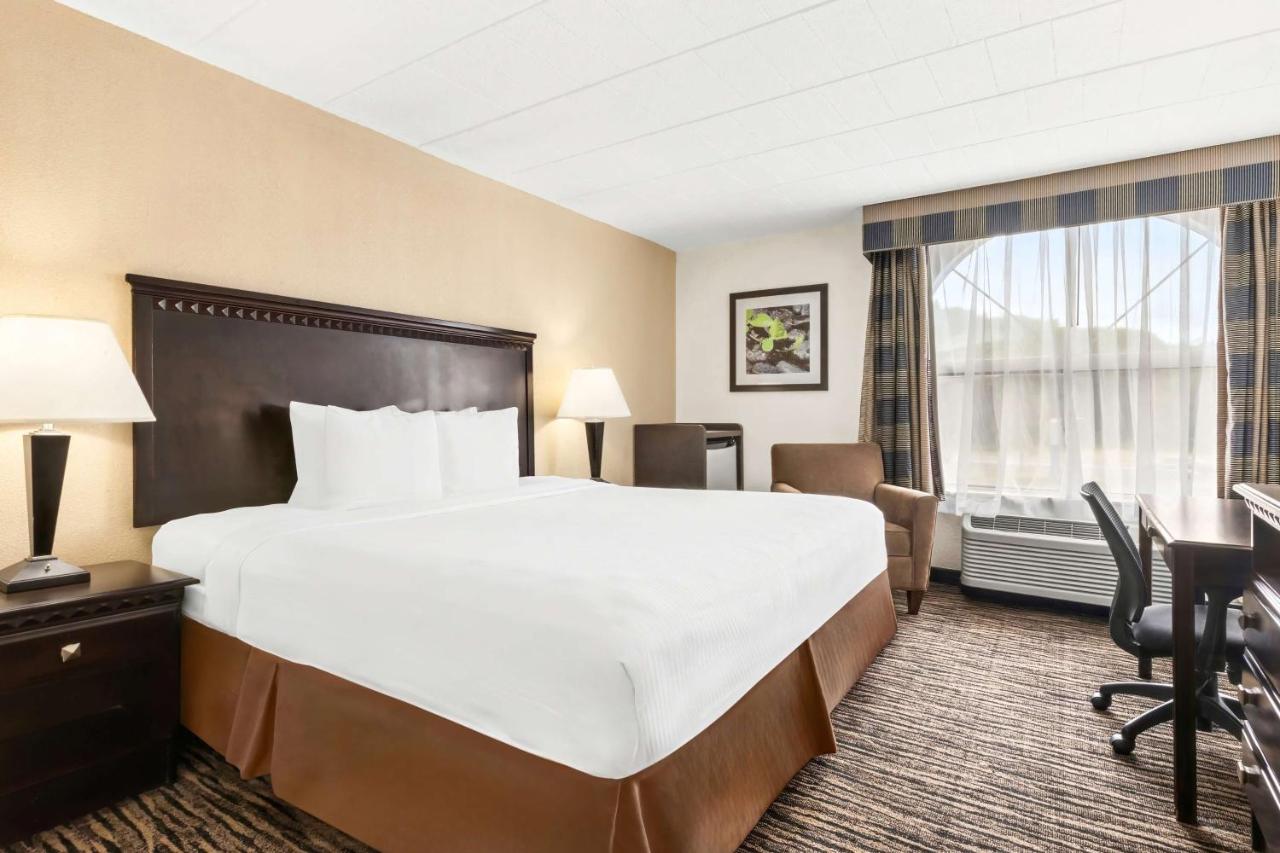 | Best Western Hazlet Inn