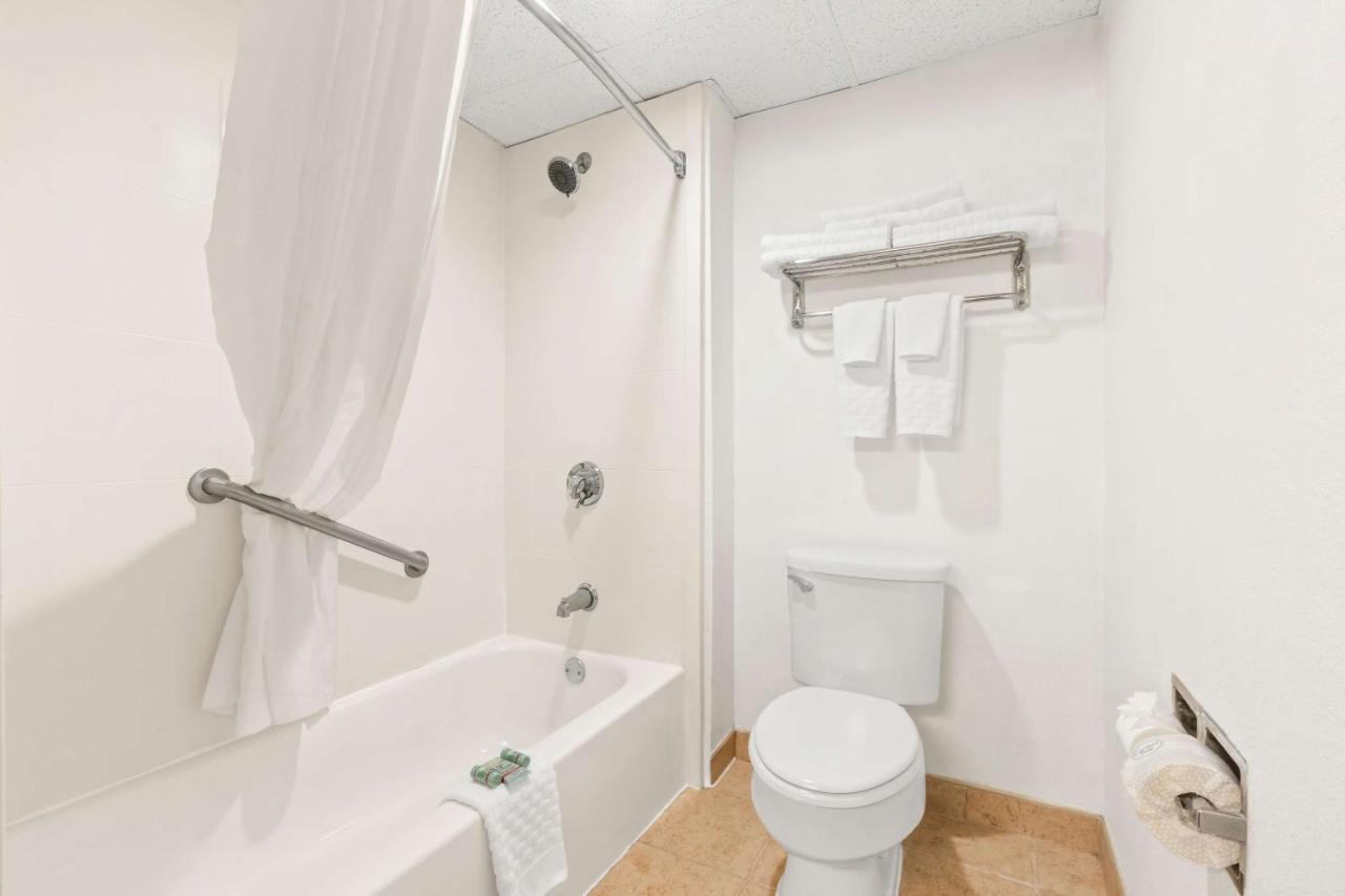 | Best Western Hazlet Inn