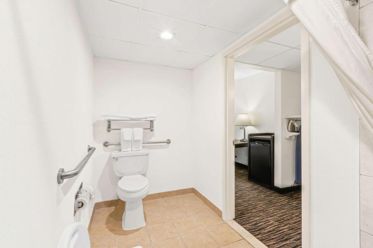  | Best Western Hazlet Inn