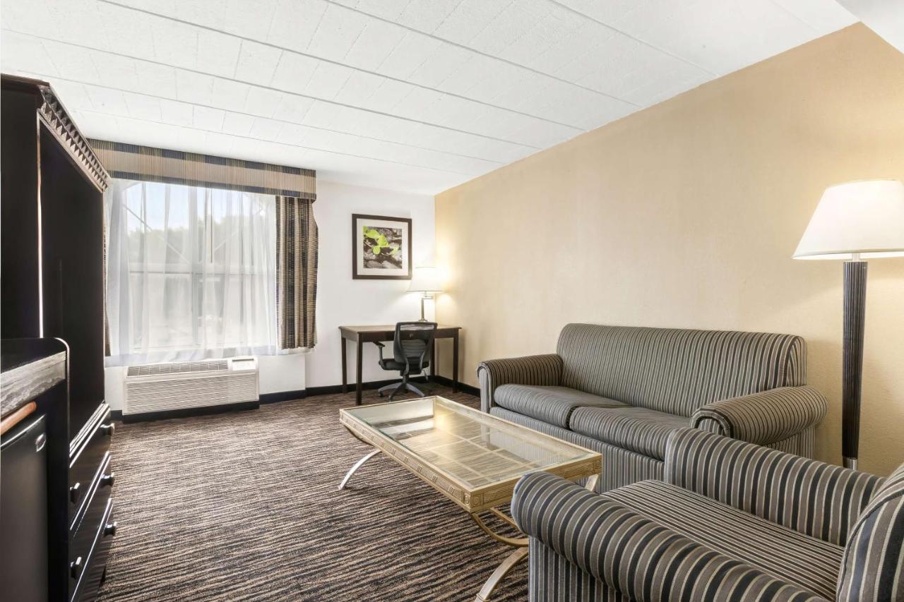 | Best Western Hazlet Inn