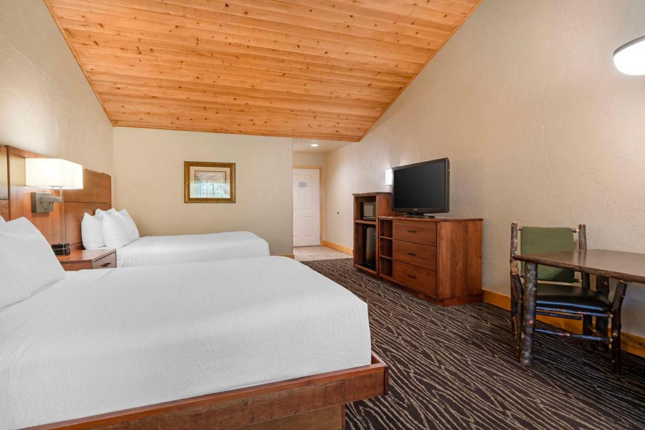 Queen Room with Two Queen Beds - Non-Pet Friendly at Best Western Ponderosa Lodge