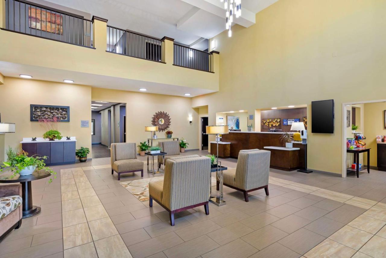 | Best Western Plus Thornburg Inn & Suites