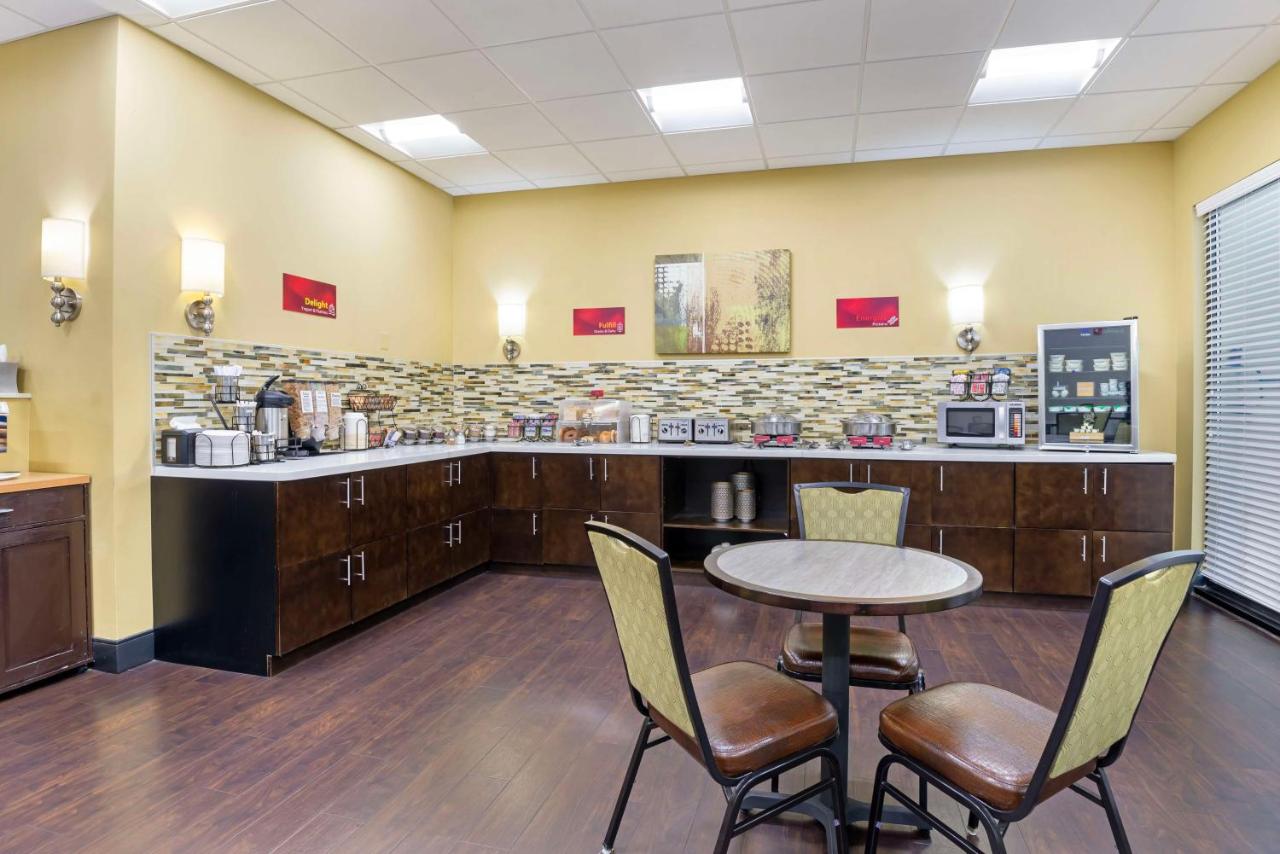 | Best Western Plus Thornburg Inn & Suites