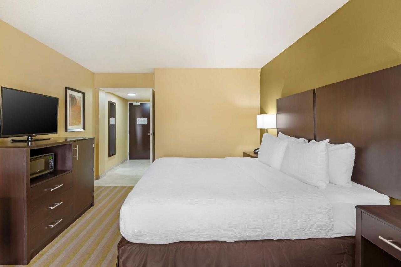 | Best Western Plus Thornburg Inn & Suites
