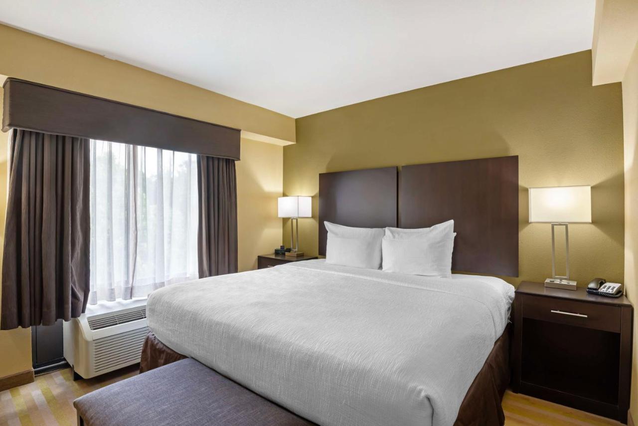 | Best Western Plus Thornburg Inn & Suites