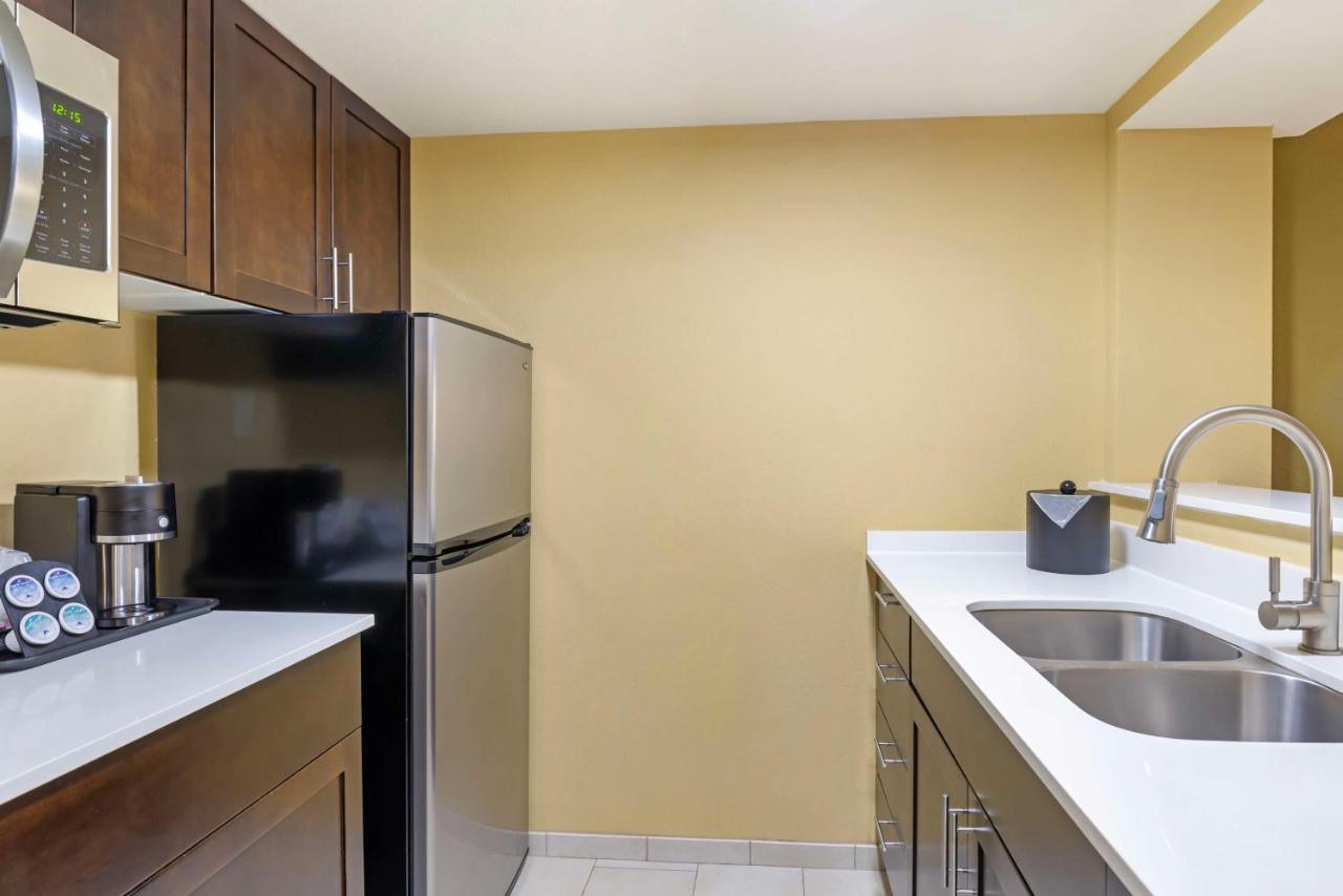 | Best Western Plus Thornburg Inn & Suites