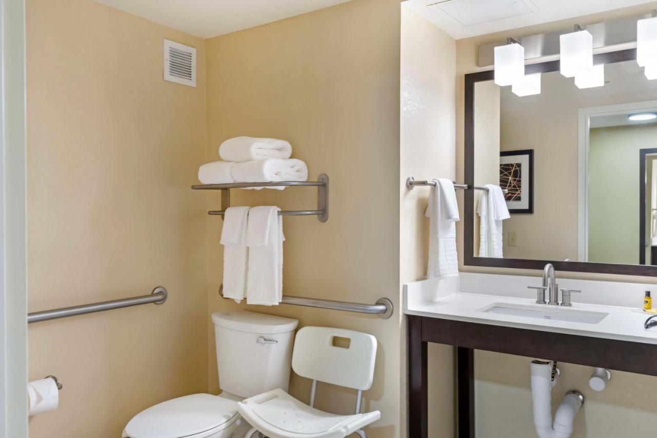 | Best Western Plus Thornburg Inn & Suites