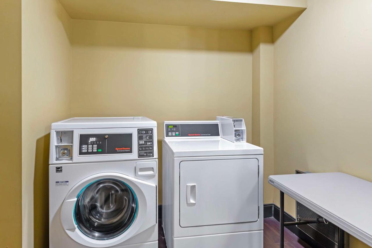 | Best Western Plus Thornburg Inn & Suites