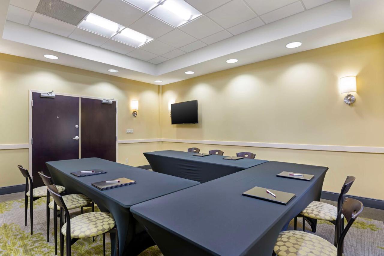 | Best Western Plus Thornburg Inn & Suites