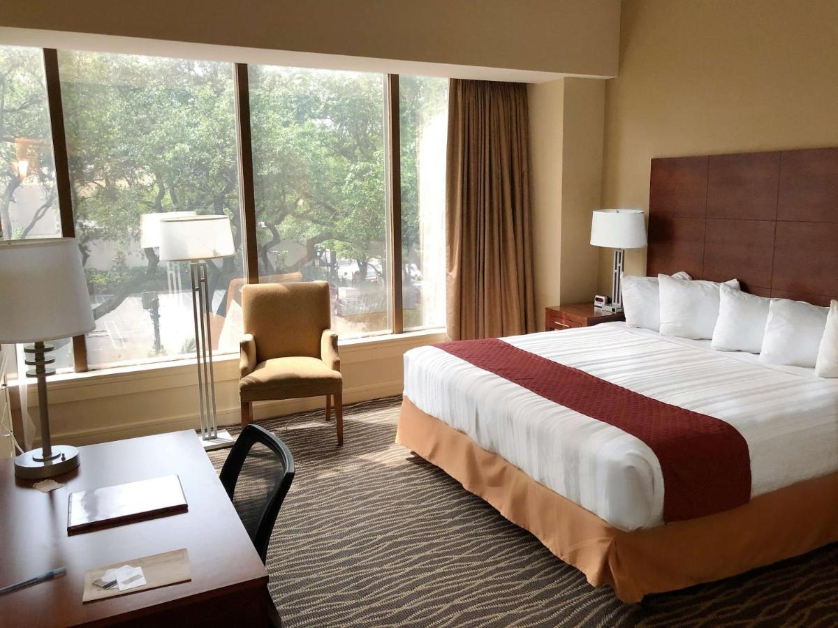 | Blake Hotel New Orleans, BW Signature Collection