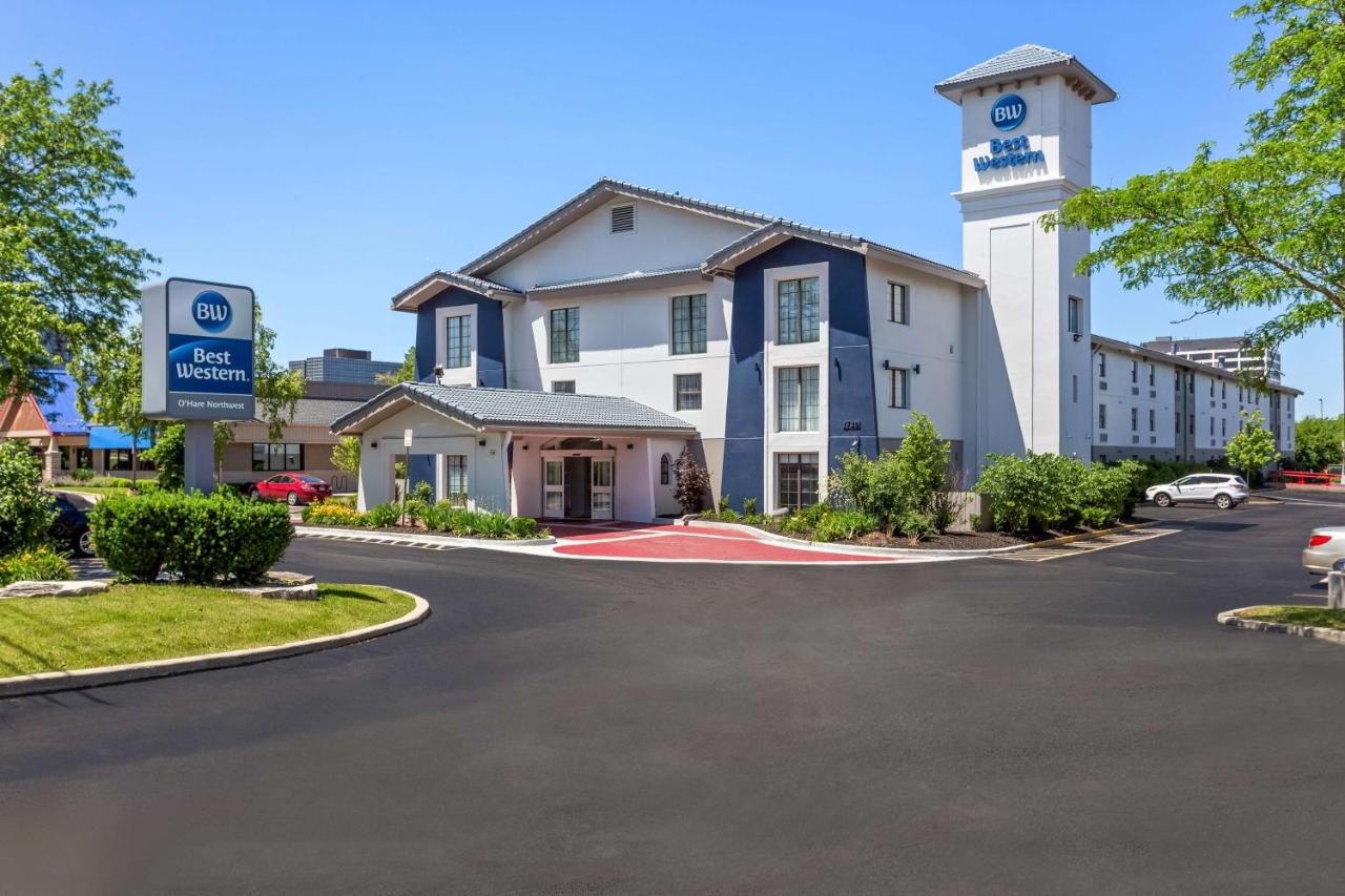 | Days Inn & Suites by Wyndham Schaumburg- Woodfield Mall